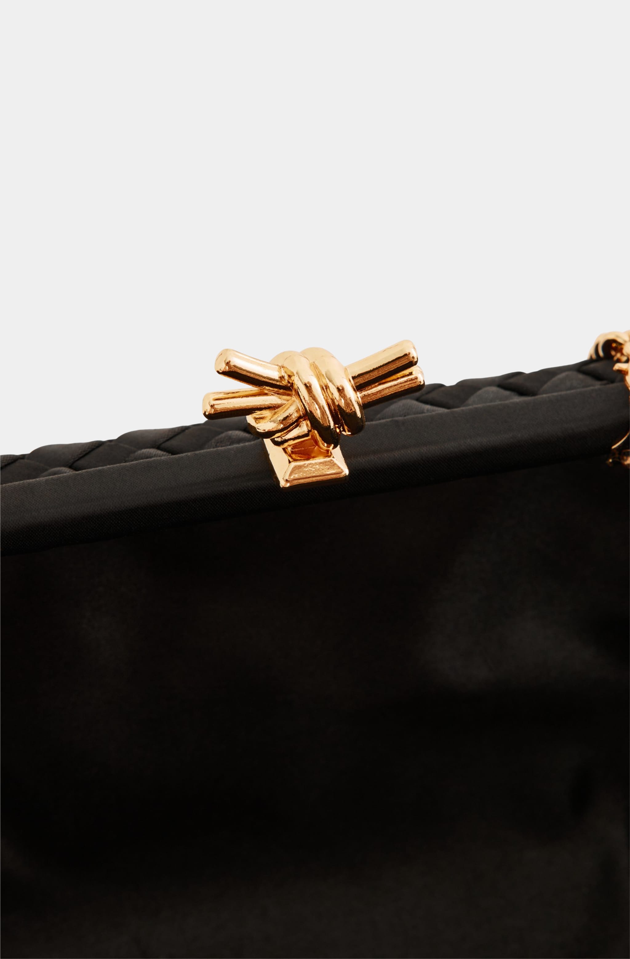 Neveah Woven Clutch